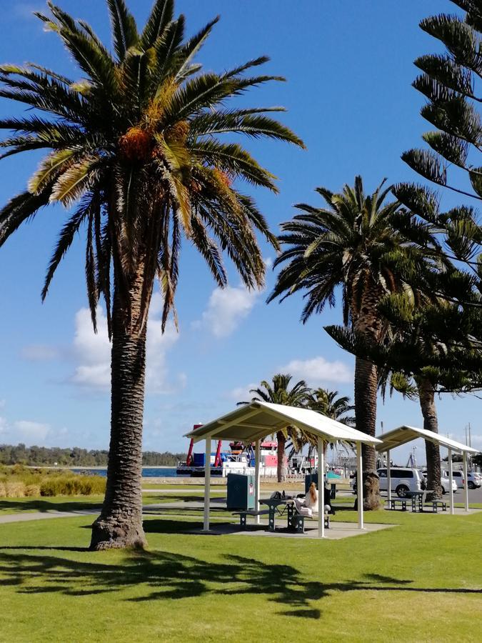 Banjo Paterson Motor Inn Lakes Entrance Esterno foto
