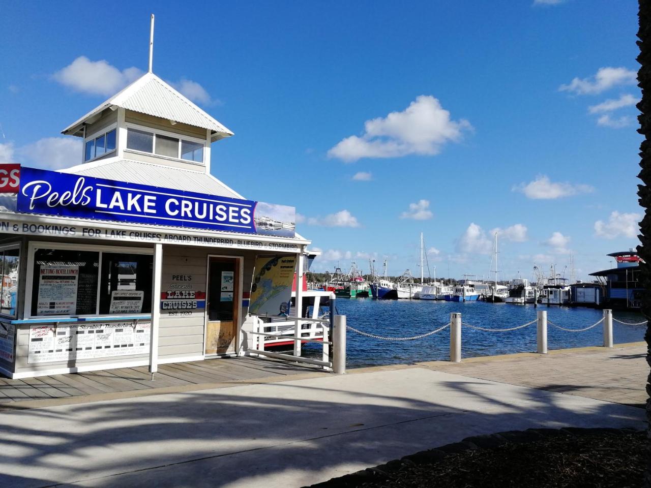 Banjo Paterson Motor Inn Lakes Entrance Esterno foto